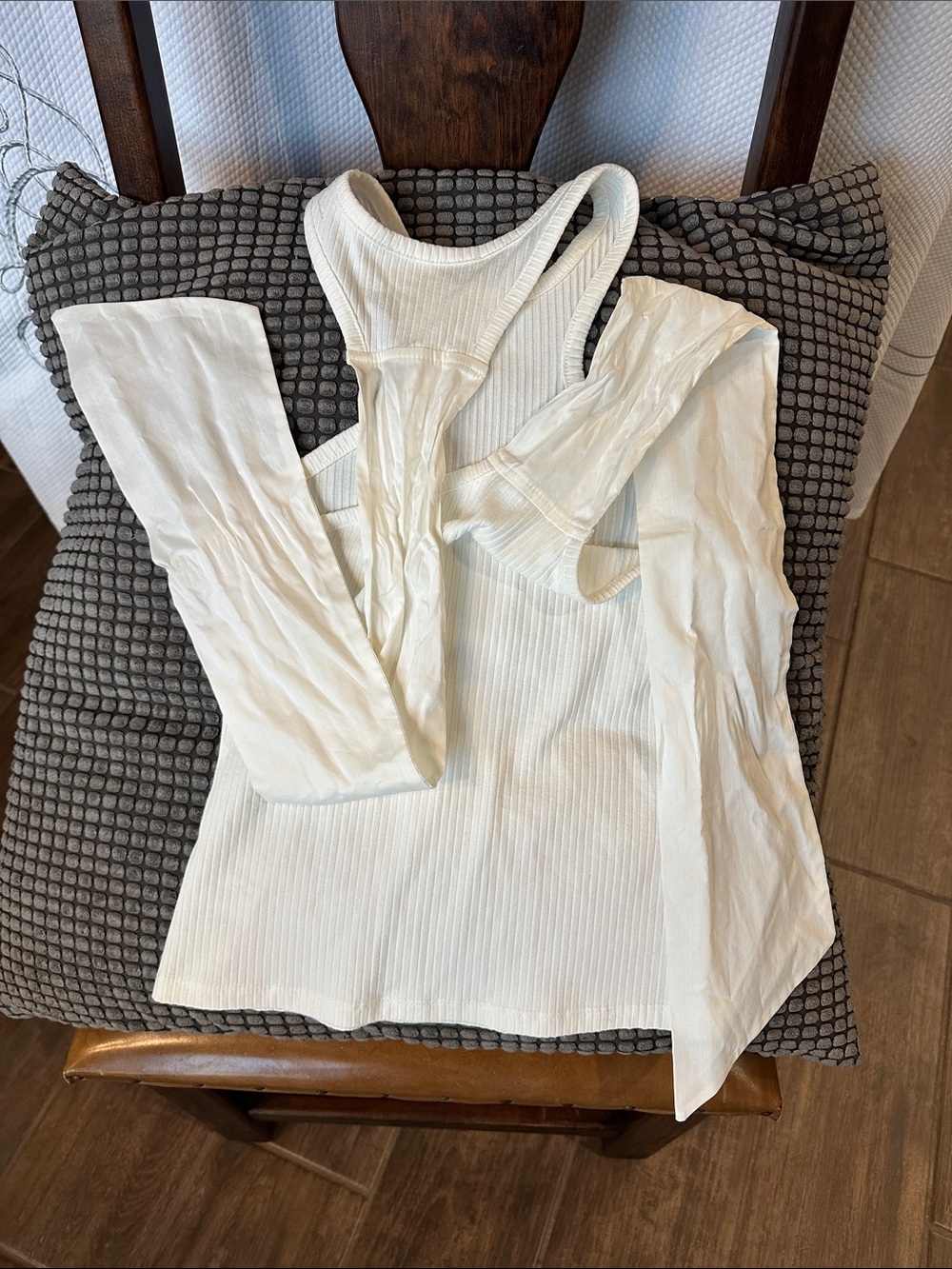 Ivory Ribbed Racerback Tie Back Bow Tank Top - Picture 4 of 4